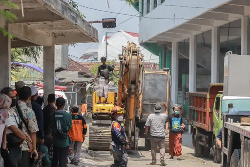 Korban tewas ambruknya ponpes di Sidoarjo naik jadi 54, pencarian masih berlanjut