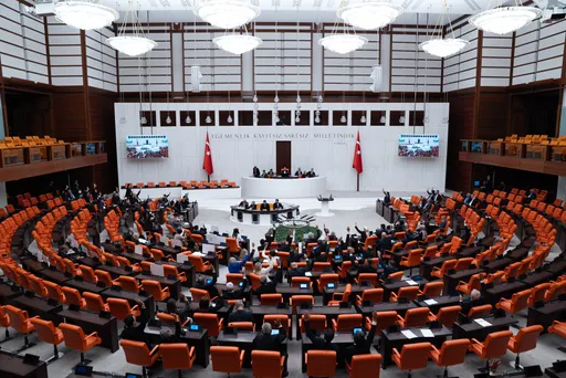 البرلمان التركي يقر تمديد إرسال قوات إلى العراق وسوريا ولبنان