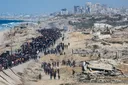 النازحون يعودون من جنوب قطاع غزة إلى شماله بعد إعلان جيش الاحتلال سريان وقف إطلاق النار