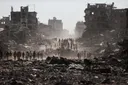 Volver entre escombros: 200.000 palestinos van al norte de Gaza mientras Hamás anticipa intercambio