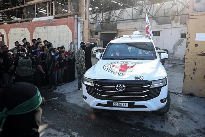 د غزې د اوربند د لومړي پړاو په ترڅ کې حماس د ۲۰ اسرائیلي اسیرانو د خوشې کولو بهیر بشپړ کړ