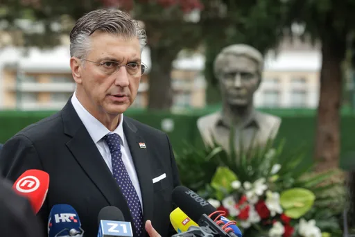 Plenković: Prvi put inozemni dug države manji od štednje građana i poduzeća