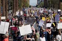 "Non aux rois"... Des millions d'Américains manifestent  contre les politiques de Trump
