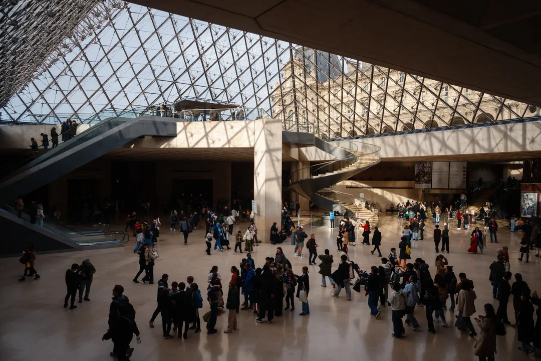 Rachida Dati annonce un "braquage" au Musée du Louvre, des bijoux dérobés