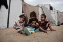 ازسرگیری آموزش برای ۳۰۰ هزار دانش‌آموز در غزه زیر سایه محاصره اسرائیل