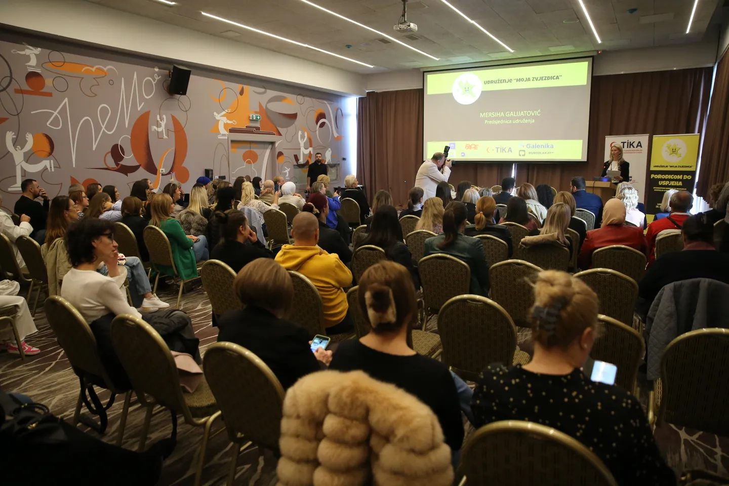 „Porodicom do uspjeha“: Seminar posvećen edukaciji roditelja djece s poteškoćama u razvoju