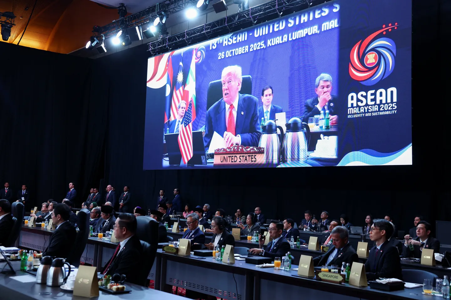 د سویل ختیځې اسیا هیوادونو له ټرمپ څخه په منځني ختيځ کې د تلپاتي او عادلانه حل غوښتنه وکړه