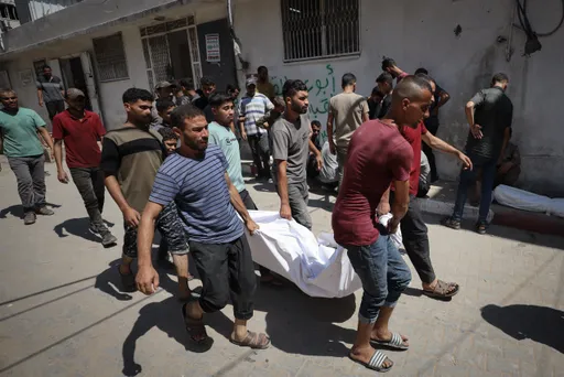 Gaza: Israël défie la trêve, Trump promet une “paix durable”