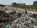 Gaza sufre desastre ambiental y de salud a manos de Israel, mientras Hamás entrega restos de rehenes
