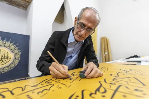 Iraqi calligrapher completes world's largest handwritten Quran in Istanbul
