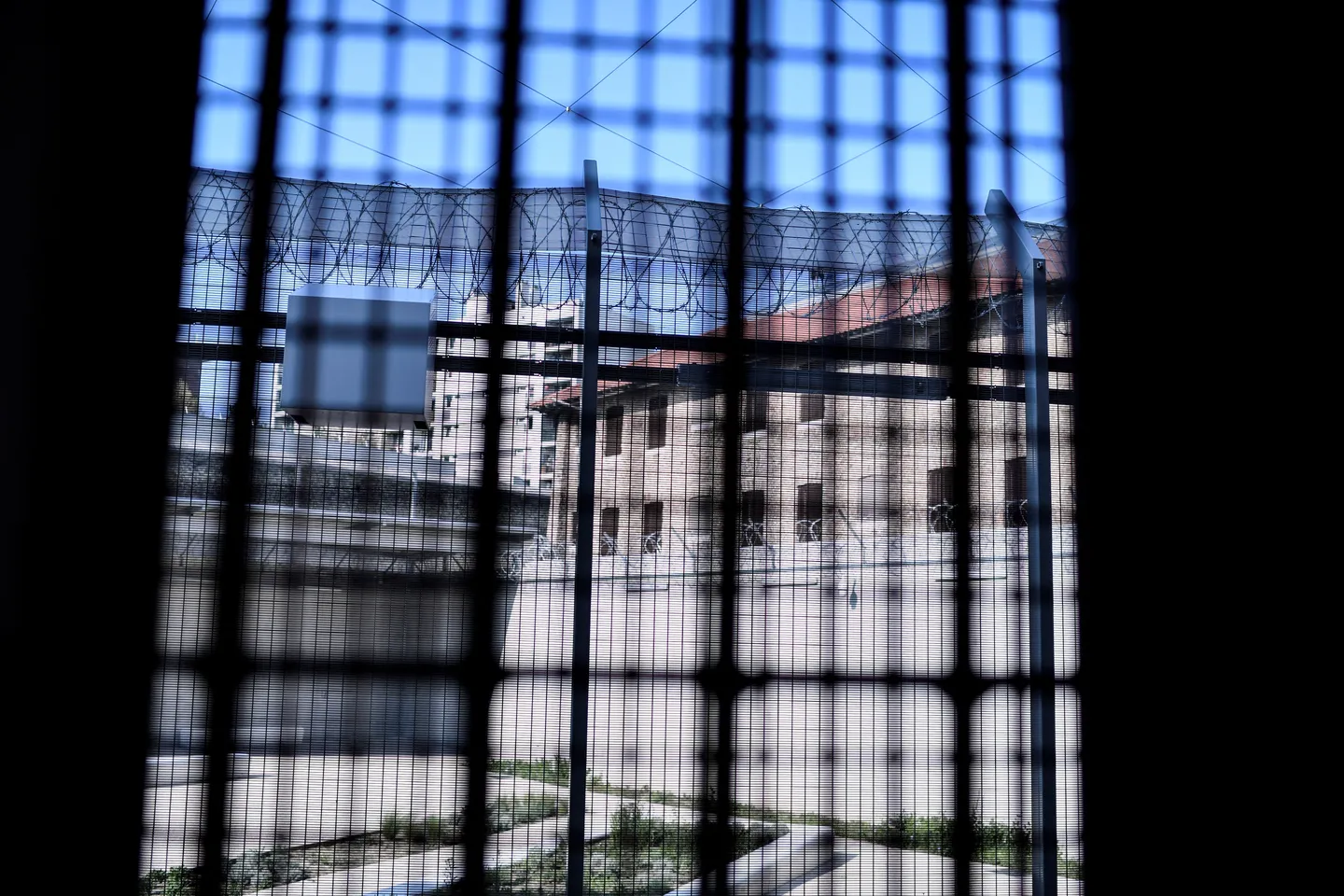 Visite à Sarkozy: des avocats portent plainte contre Darmanin