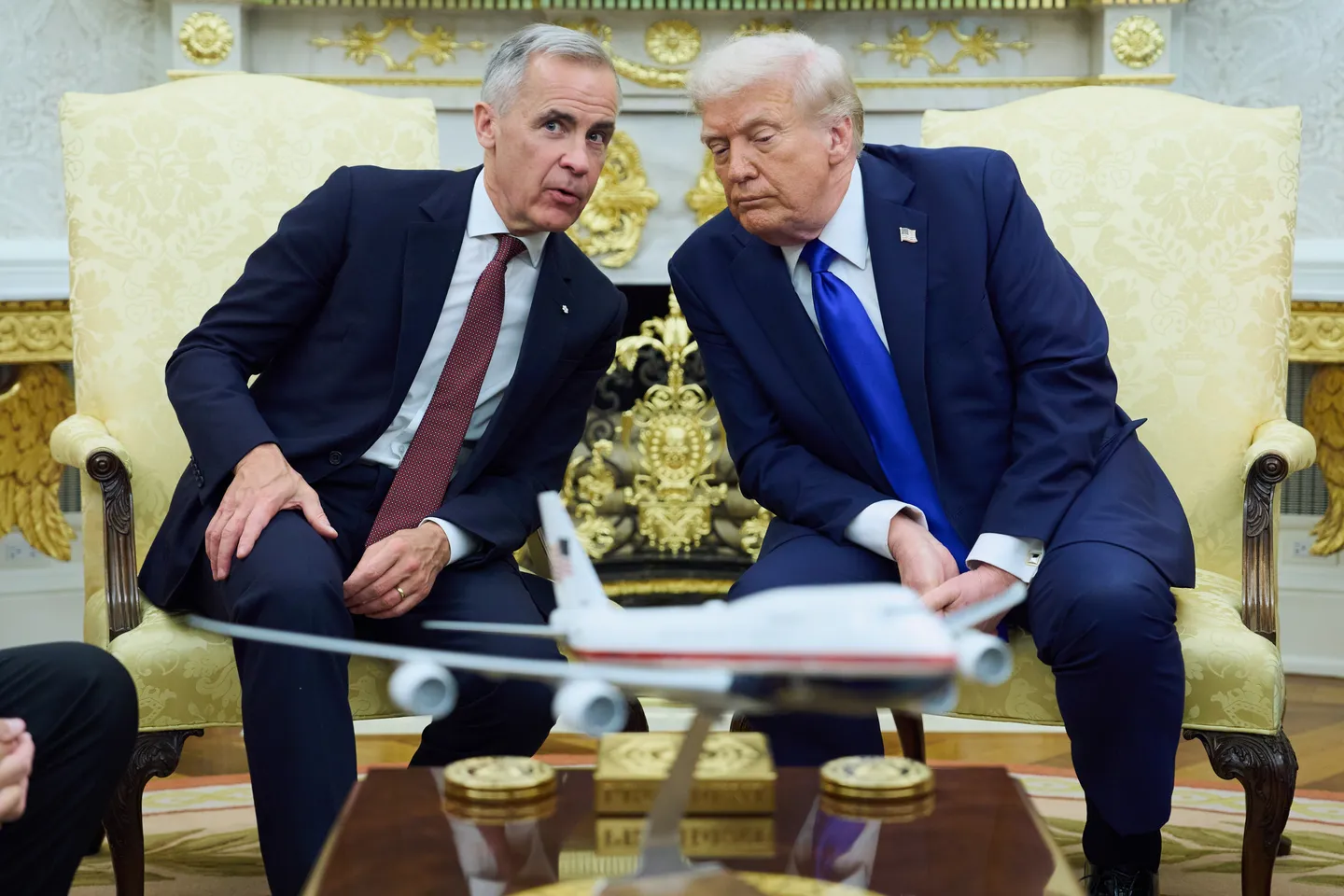 رئيس الوزراء الكندي يعتذر لترمب بعد إعلانٍ مناهض للرسوم الجمركية