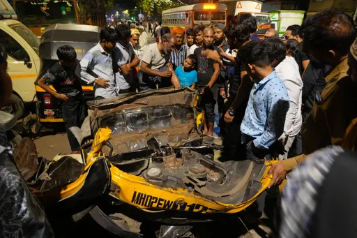 مقتل 15 شخصاً في حادث اصطدام مروع شمالي الهند