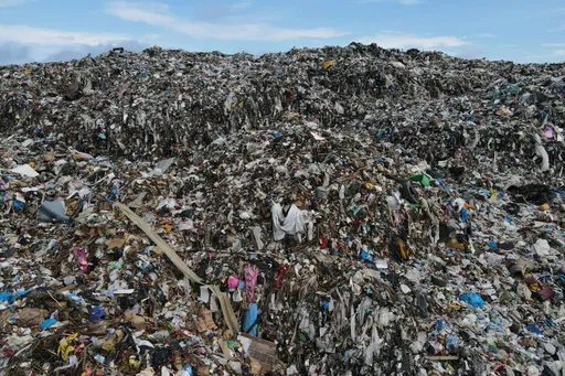 معاون محیط‌‌زیست تهران: دفن روزانه بیش از هزار تن زباله، تهدیدی برای منابع آب و خاک است