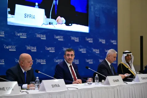 يلماز: سعداء بعودة سوريا إلى مظلة "كومسيك".. وتركيا مستعدة لدعم إعادة الإعمار