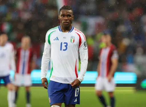 'Agent' ya saka wa dan wasan Tottenham bindiga a ka don ya tursasa shi