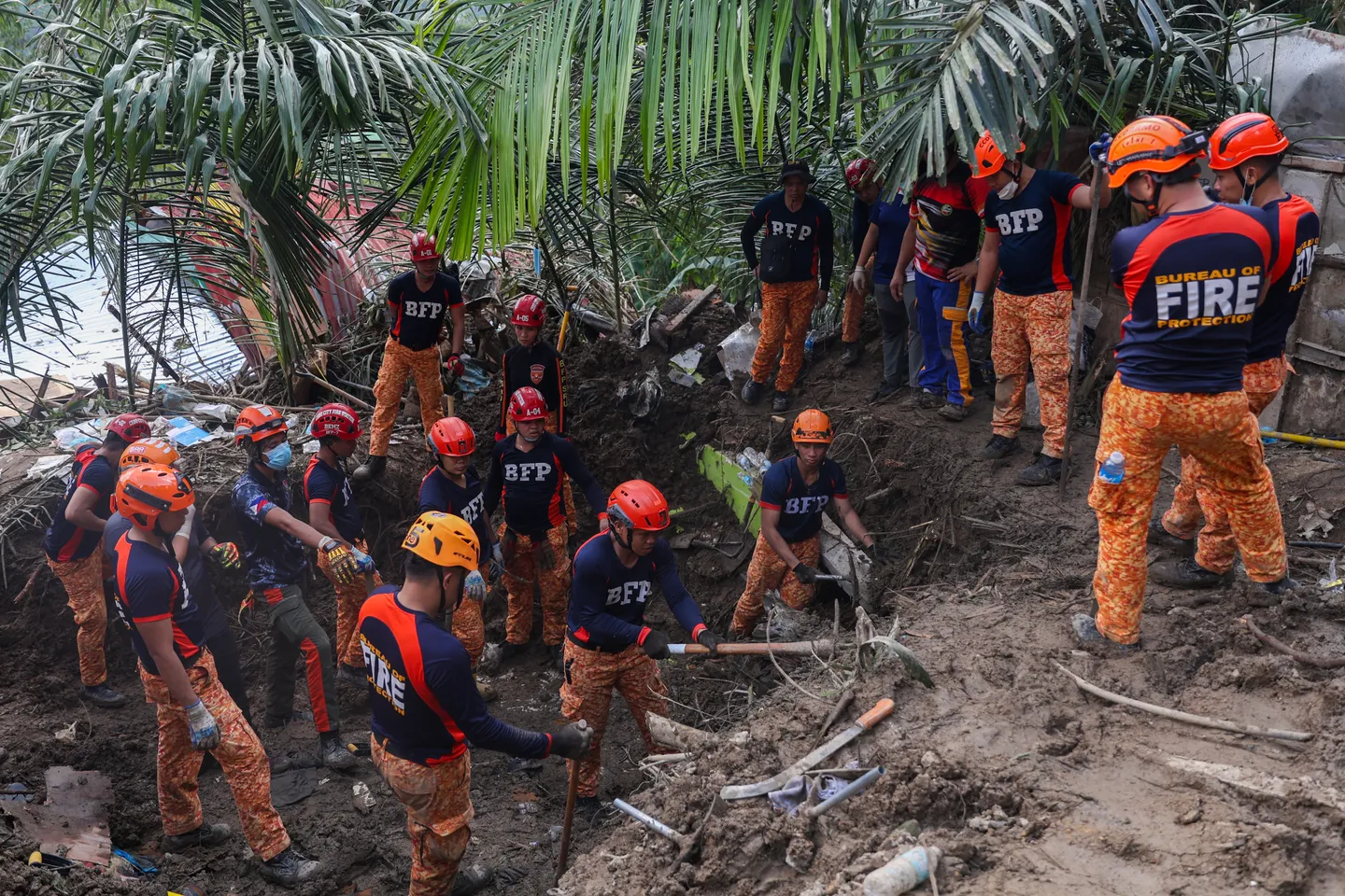Vanredno stanje na Filipinima: Više od 240 mrtvih ili nestalih nakon tajfuna Kalmaegi