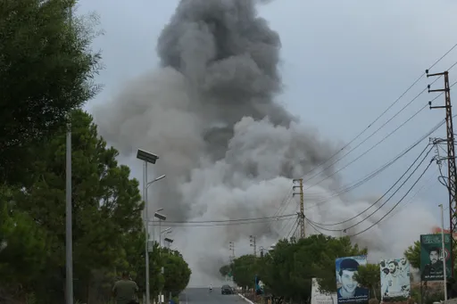 لبنان.. غارات إسرائيلية عنيفة على 6 بلدات ويونيفيل: انتهاكات يجب وقفها فوراً