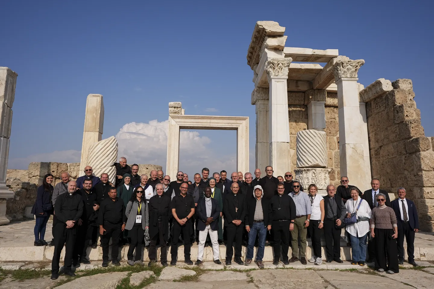 Delegacija Vatikana posjetila drevne gradove u zapadnoj Turkiye uoči historijske posjete pape Lava