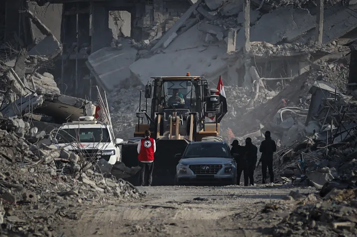 Israël démolit des maisons palestiniennes à Gaza et lance des frappes sur Khan Younès