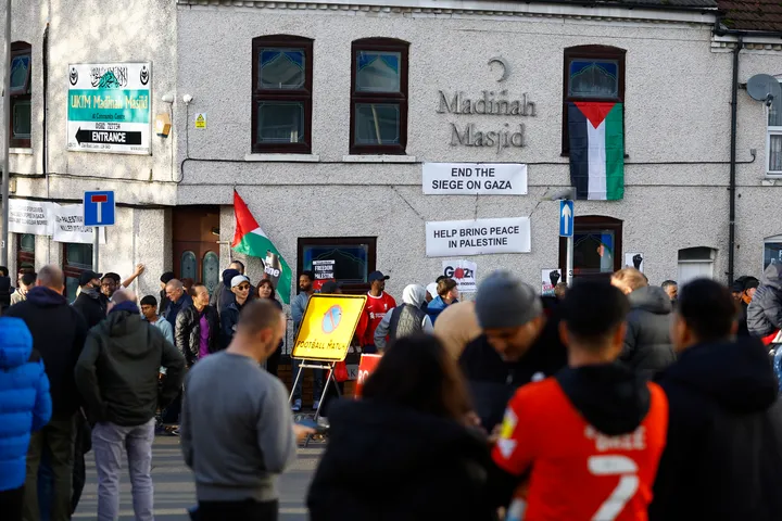 برطانیہ میں مساجد پر حملوں میں اضافہ مسلم نفرت میں تیزی آنے کا مظہر ہے، نگران ادارہ