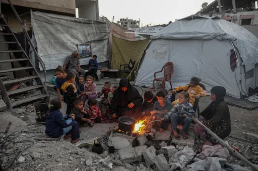 Постар палестински пар се грижи за 36 внуци откако нивните 5 деца биле убиени во израелските напади