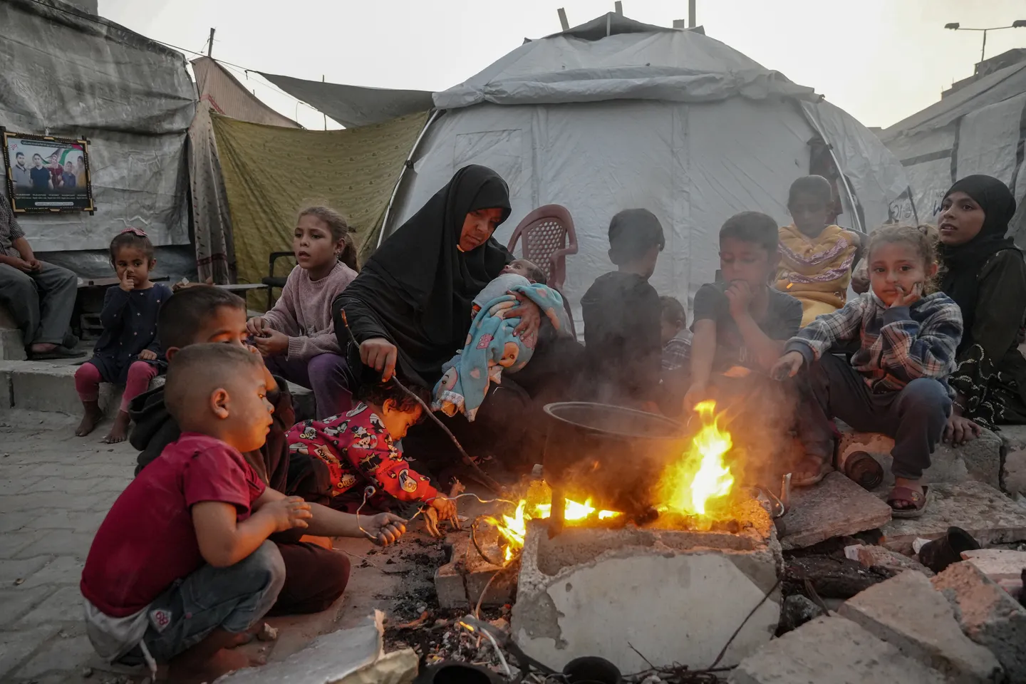 Çifti i moshuar nga Gaza, që humbi 5 fëmijë, kujdeset për 36 nipër e mbesa