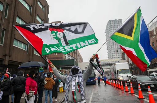 إعلام عبري يكشف تفاصيل تهريب فلسطينيين من غزة إلى جنوب إفريقيا وسط تحقيقات رسمية من جوهانسبرغ