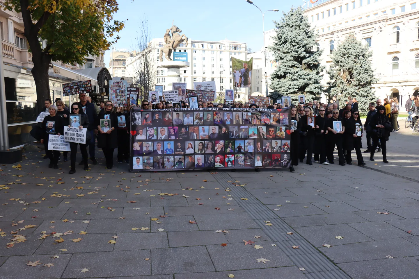 Qytetarët e Shkupit kërkojnë drejtësi për 63 viktimat e zjarrit në Koçan