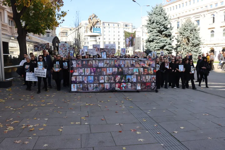 Qytetarët e Shkupit kërkojnë drejtësi për 63 viktimat e zjarrit në Koçan