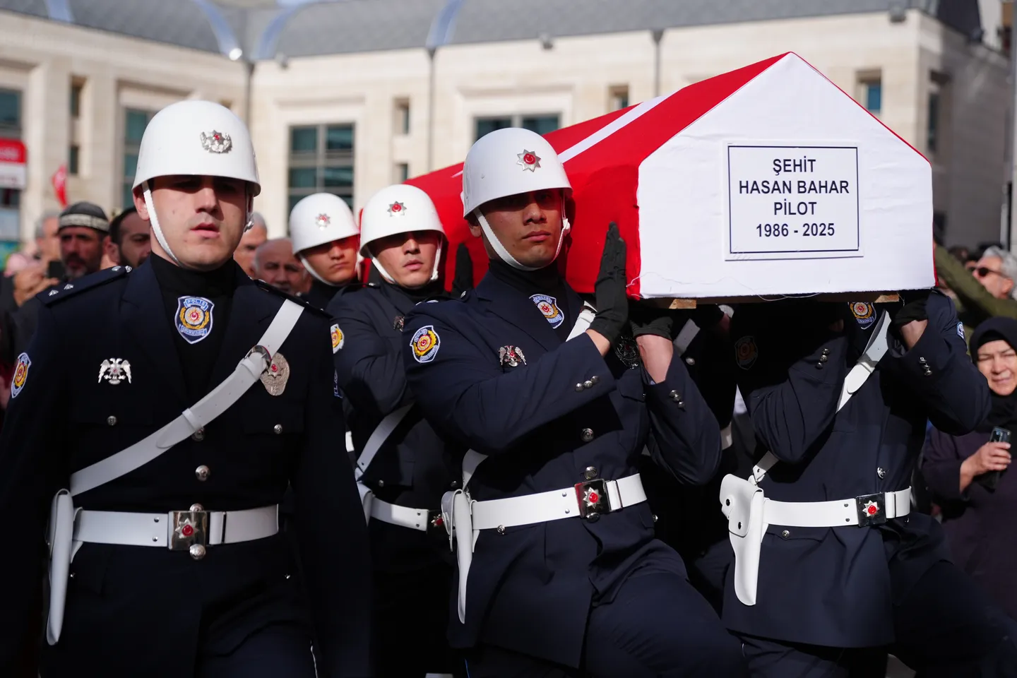 U Istanbulu sahranjen pilot Hasan Bahar, koji je poginuo u avionskoj nesreći u Hrvatskoj