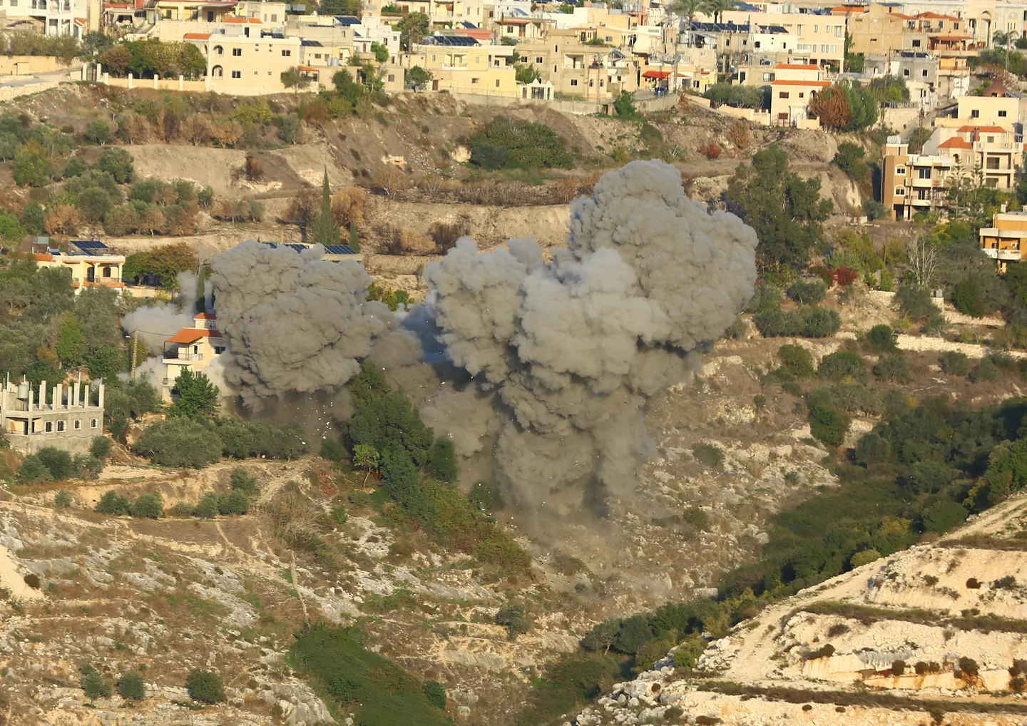 "غارتان يومياً".. معهد إسرائيلي: 669 غارة على لبنان منذ وقف إطلاق النار