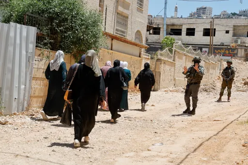 Israel melakukan 'kejahatan perang' dengan mengusir warga Palestina di Tepi Barat yang diduduki, kata HRW