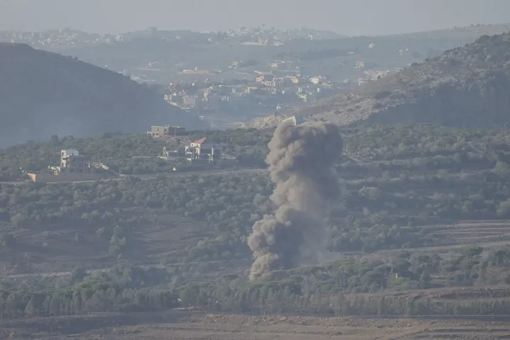 جيش الاحتلال يزعم استهداف قيادي بحزب الله في بيروت ويقصف سيارة جنوبي لبنان