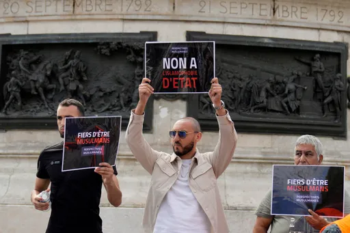 'Distorted survey' fuels anti-Muslim hatred in France: rights groups