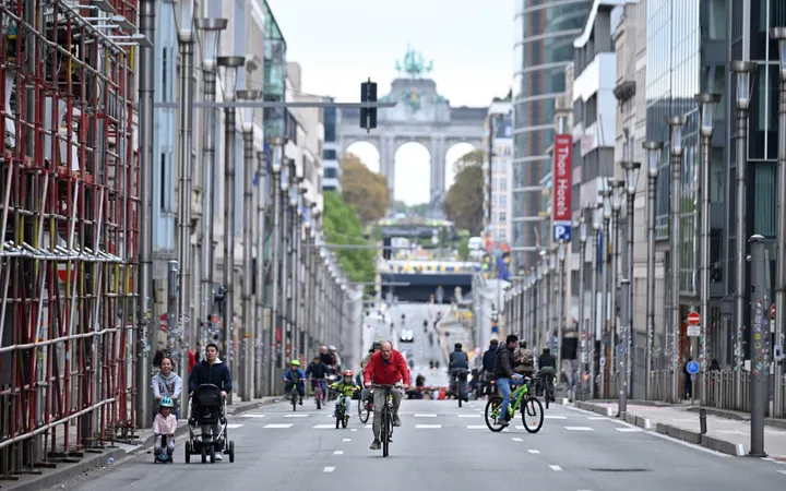 Koning Filip maakt zich zorgen over afvalprobleem in Brussel en dringt aan op collectieve actie