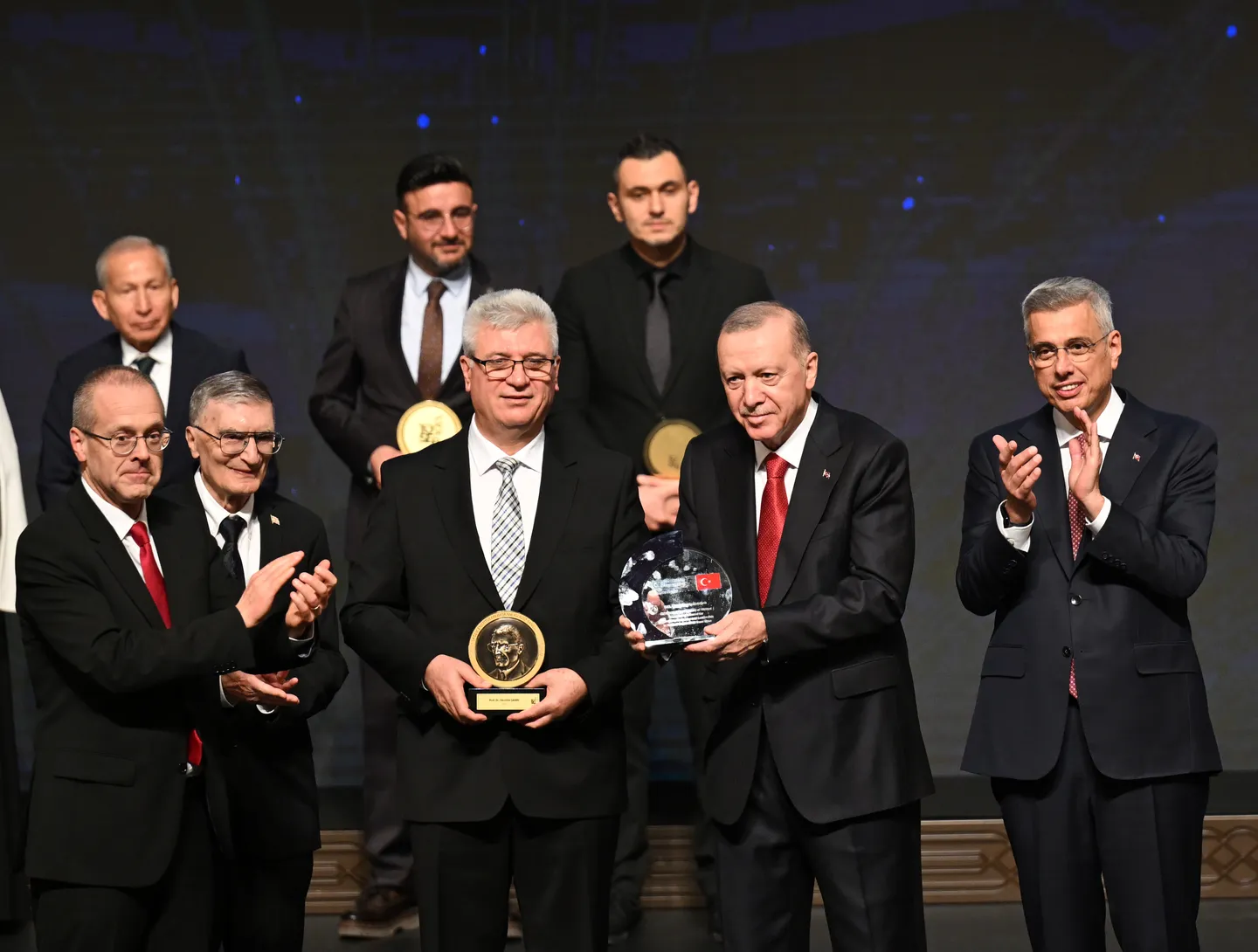 Erdogan reçoit le Prix Europe de l'OMS pour l'action humanitaire d'Ankara en faveur des Palestiniens