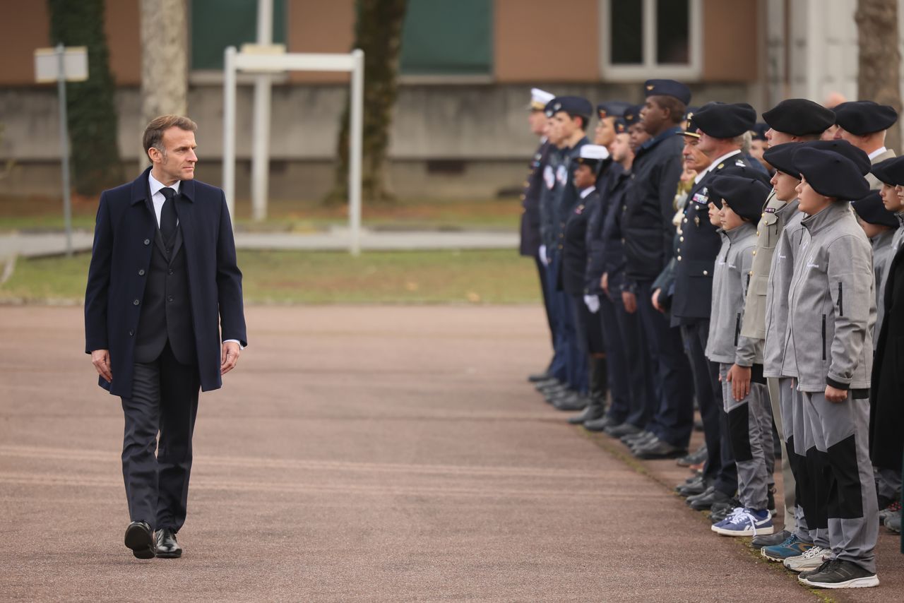 French Service Vs. Russian Service France to revive voluntary military service, citing growing Russia ...