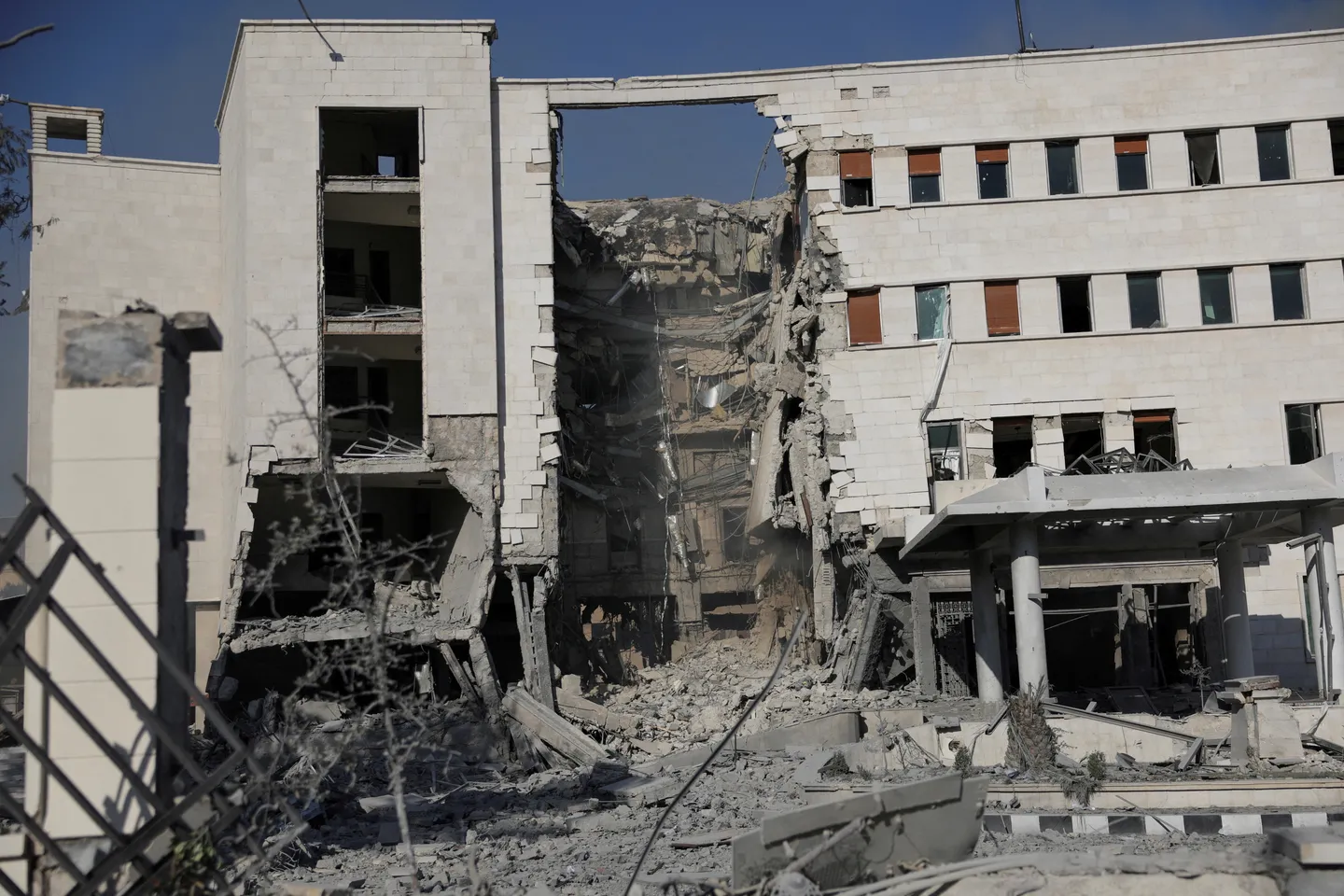 Süriyä İzrailneñ Dimäşk yänäşäsendäge höcümen ğayepläde