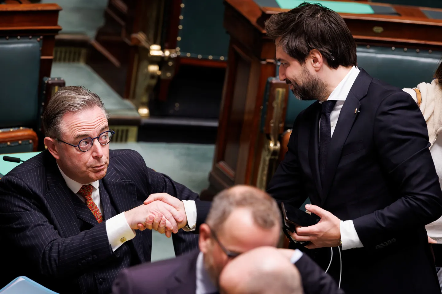 Brusselse formatie in diepe crisis: Van den Brandt neemt initiatief te midden van dreigende 'shutdow