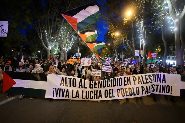 حراك عالمي في يوم التضامن مع فلسطين.. مسيرات في أكثر من 40 مدينة إسبانية والآلاف يتظاهرون في باريس