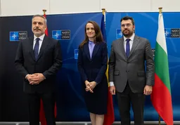 Kryediplomati turk merr pjesë në takimin e ministrave të Jashtëm Türkiye-Bullgari-Rumani