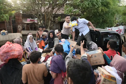 'No food': Indonesians scrounge for supplies after flood disaster
