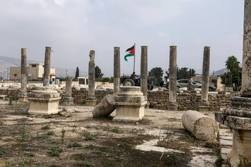 Cisjordanie occupée: Israël confisque cinq artefacts historiques