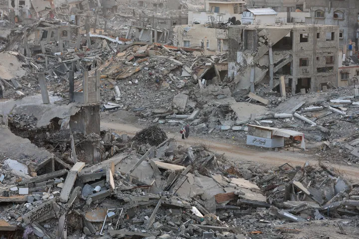 تصعيد إسرائيلي مكثّف يستهدف شرقي غزة وخان يونس ورفح في خرق متواصل لوقف إطلاق النار