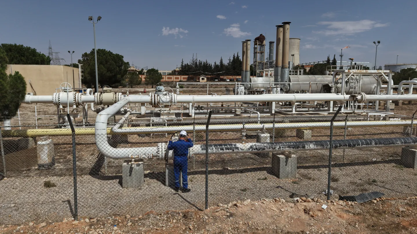 Syria and Saudi Arabia sign oil and gas agreements