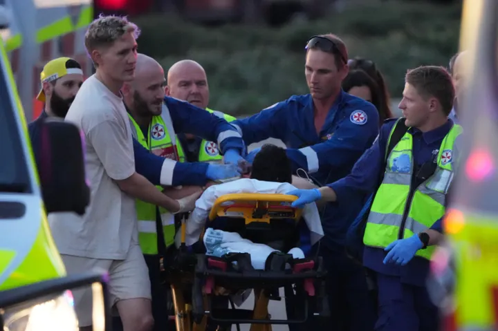 Australien: Mindestens acht Verletzte bei Schusswaffenangriff an Bondi Beach in Sydney