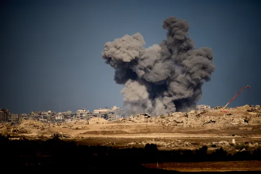 غارات جديدة للاحتلال على القطاع والدفاع المدني يدعو لإدخال معدات للبحث عن جثامين الشهداء