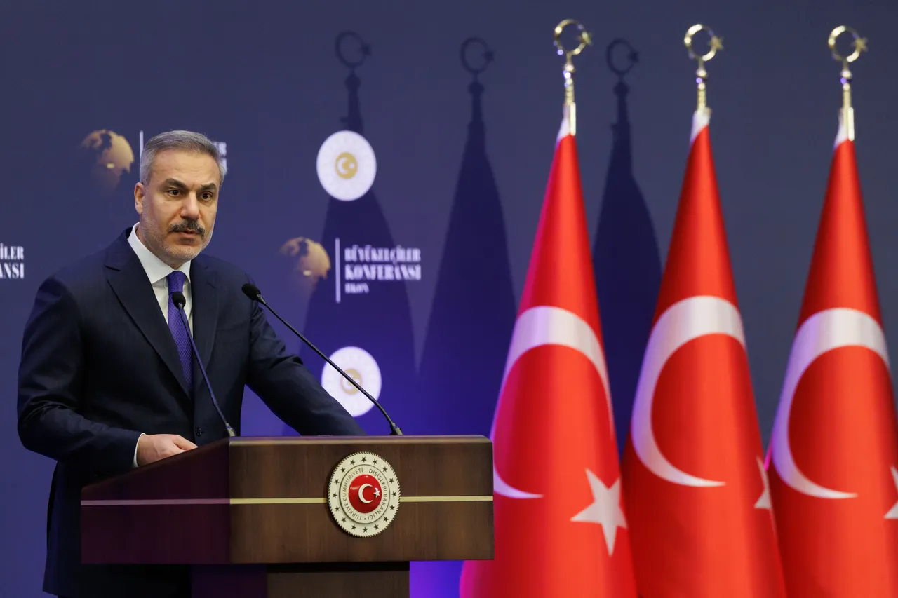 گفت‌وگوی تلفنی وزیر امور خارجه ترکیه با همتایان عربستان و امارات درباره یمن