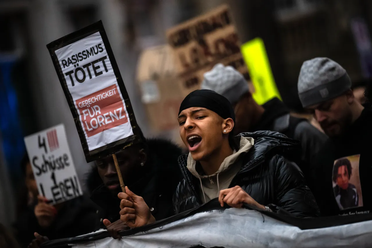 Studie: Rassismus gegen Schwarze ist Alltagsphänomen